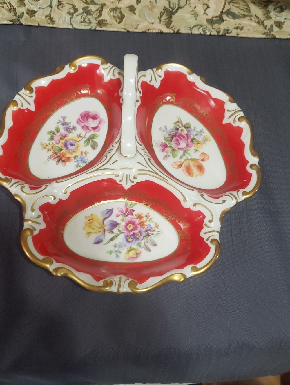 Rare VTG JLMenau East German Graf von Henneberg Red White Porcelain Divided Dish